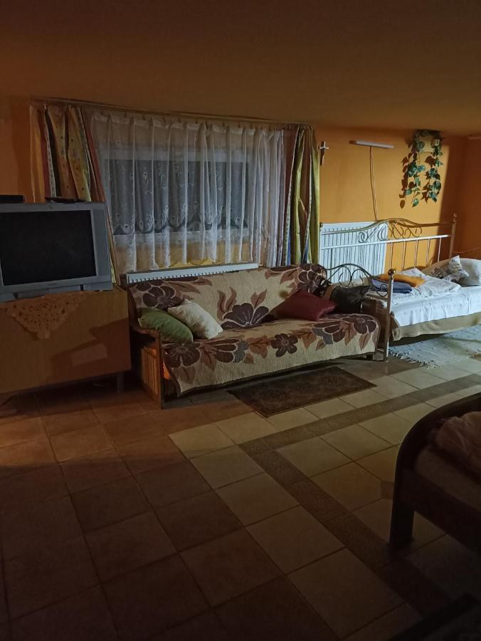 Toth Apartman Telkibánya المظهر الخارجي الصورة